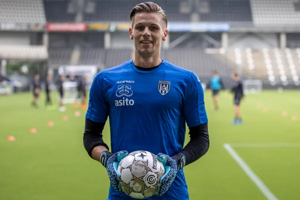 Heracles heeft Duitse doelman op proef