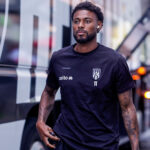 Grote schrik: Jeff Reine-Adélaïde valt uit op training