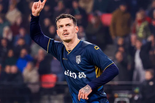 Heracles verkoopt JIzz Hornkamp aan AZ
