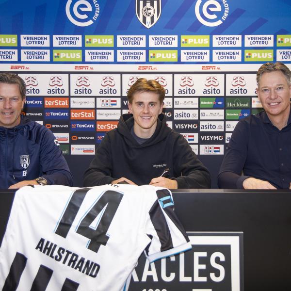 Erik Ahlstrand gehuurd van St Pauli