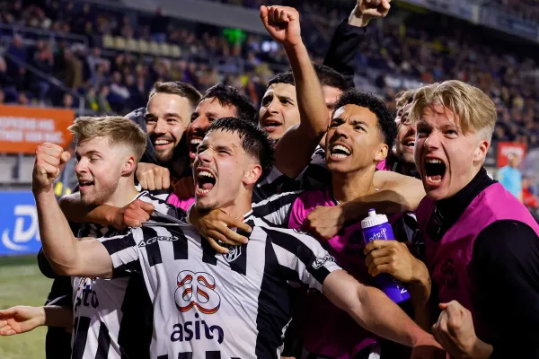 Vrijdag D-Day. Heracles - Jong Ajax.