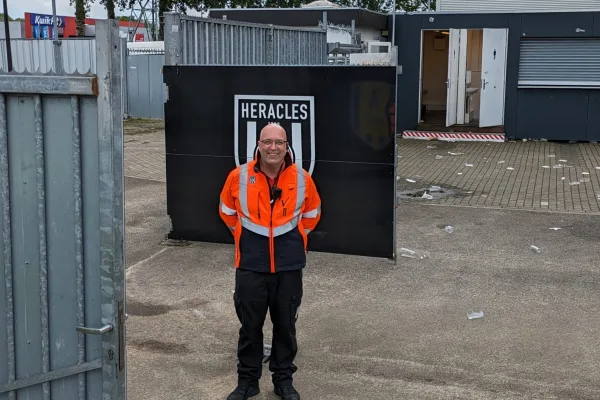 Een Wedstrijddag Met: Hoofdsteward Hamdi