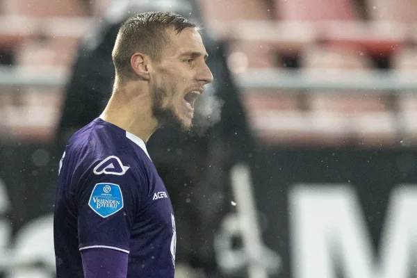 Heracles bevestigt transfer Van der Water