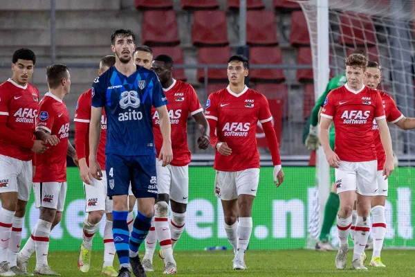 AZ knikkert Heracles uit de beker