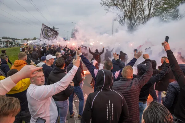 De derby op afstand én van dichtbij | Zwart-Wit de Podcast S03E26