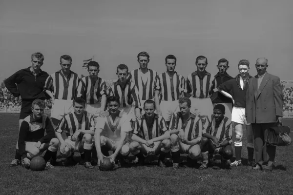In Memoriam: Henk ten Brink. meer dan 70 jaar clubman en voor altijd een zwart-wit hart
