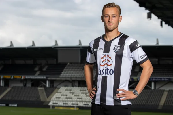 Heracles huurt Sierhuis voor een seizoen van Stade Reims