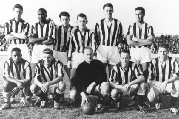 120-jarig bestaan: De Zwarte Meteoor, Dhlomo en kampioenschappen