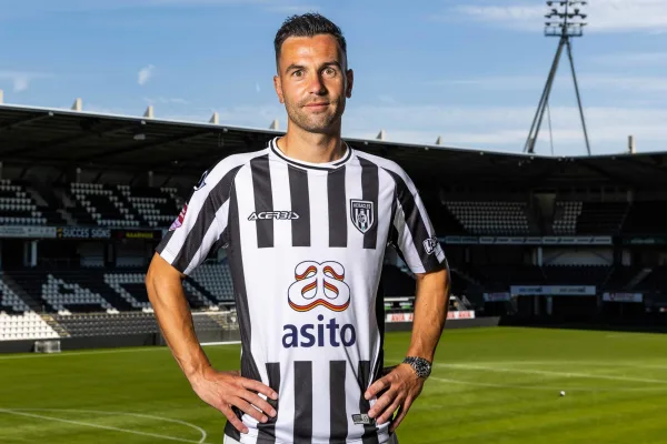 Thomas Bruns keert terug in zwart-wit