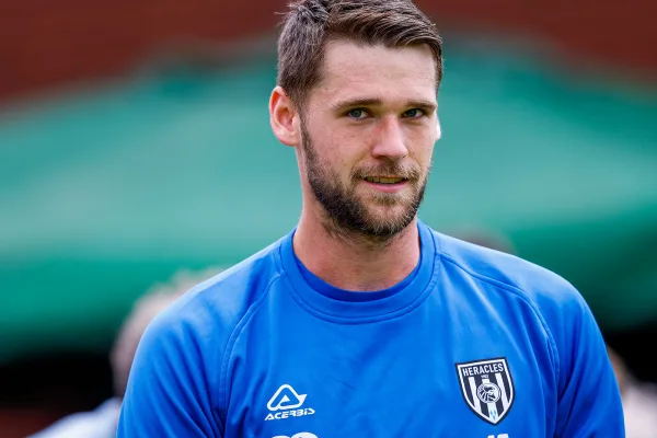 Heracles Almelo werkt aan zwakke plek bij corners: “Dat moet beter”
