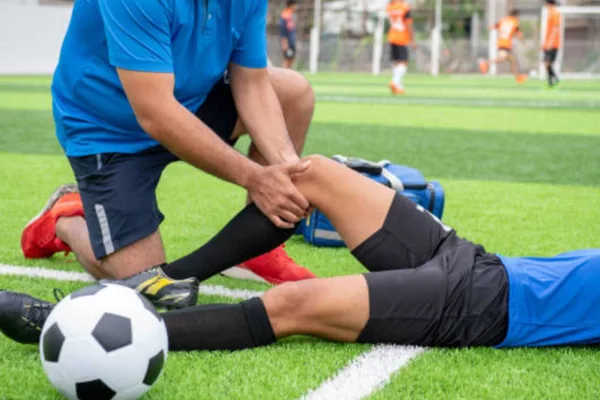 De meest voorkomende voetbalblessures en hoe je ze voorkomt