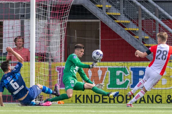 Geen twee voor twaalf, maar wel half 12 in Almelo