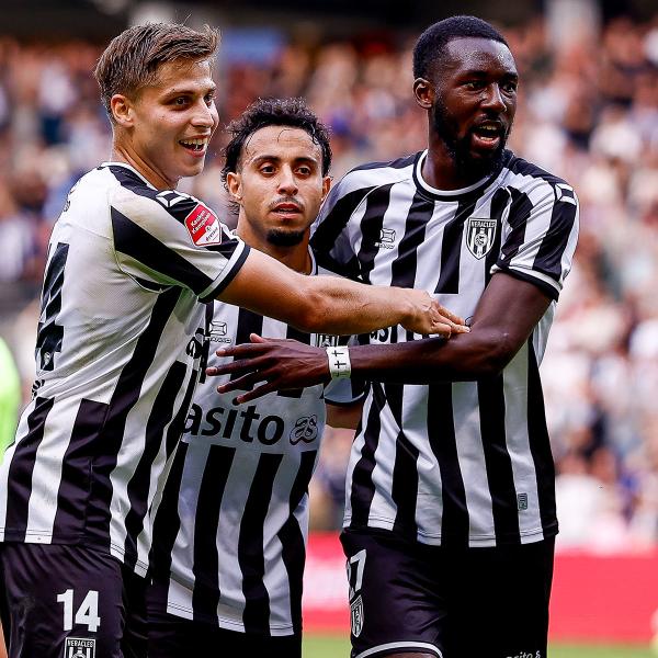 Heracles rekent af met Vitesse en blijft foutloos in eigen huis