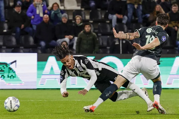 De klok wint het van Heracles in restant tegen Groningen